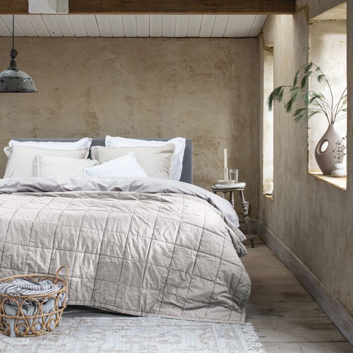 Cinderella Moon bedsprei 270x270cm zandkleur