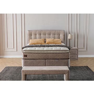 Monte Carlo voetenbank beige